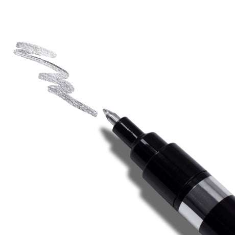 Chrome Marker 1 mm in silver drawing metallic pattern.