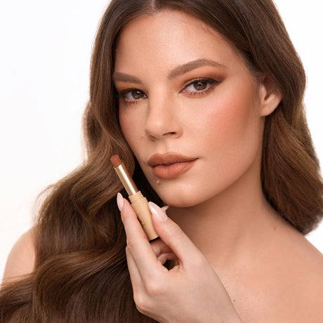 Silky matte lipstick - 02 Warm Embrace 6 g
